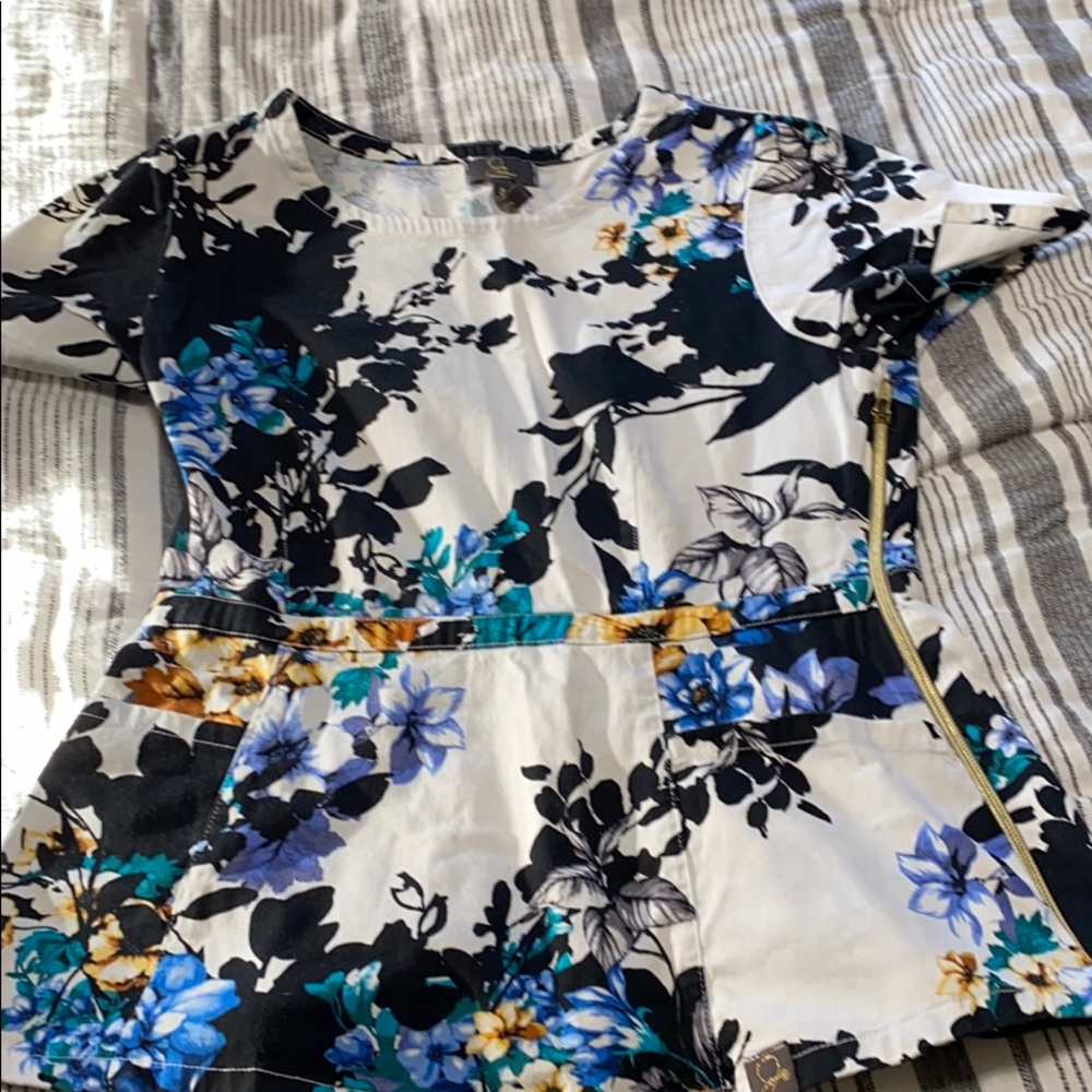 COPY - Scrub top